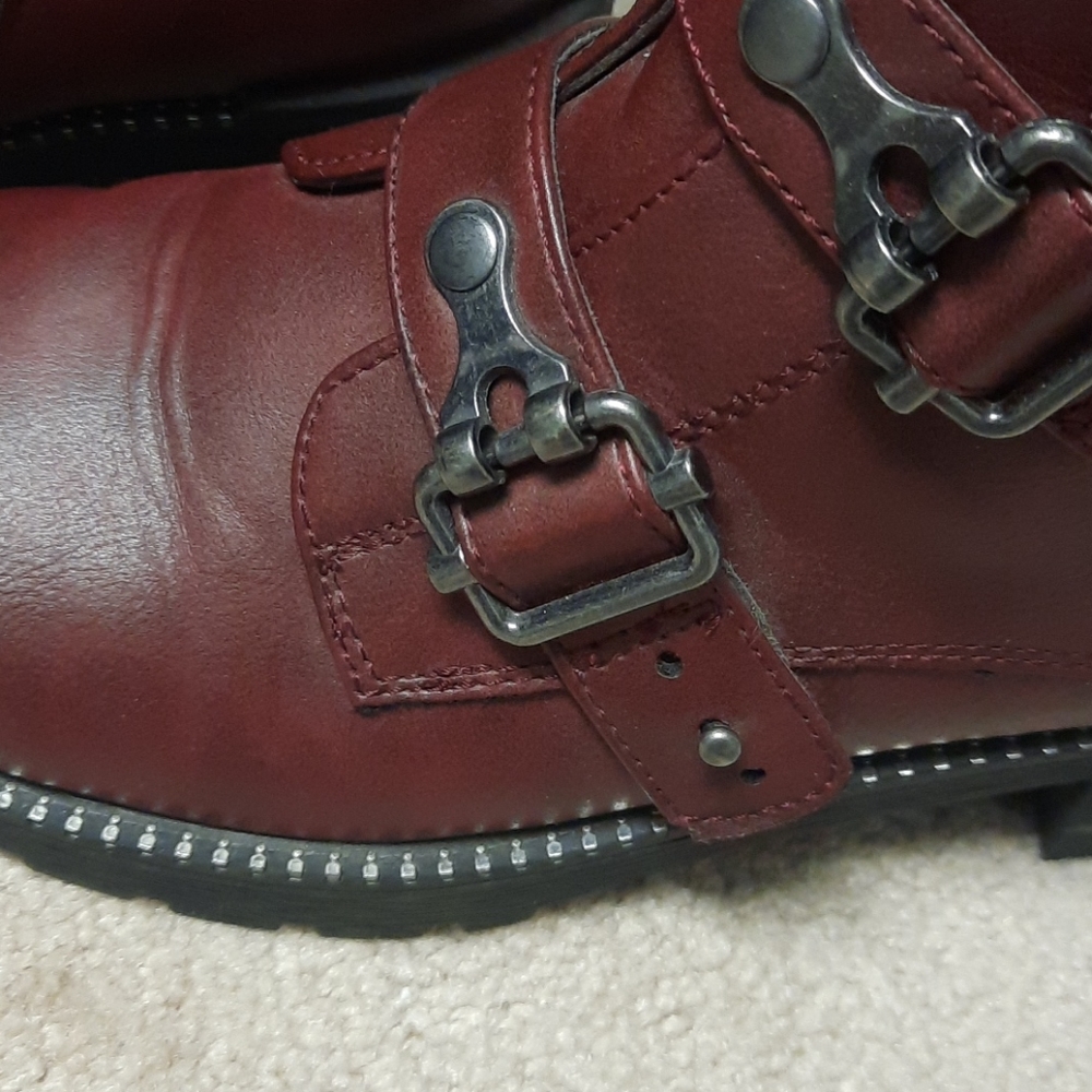 Boots - Picture 3 of 4